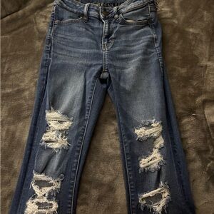 AE stretch jegging with rips